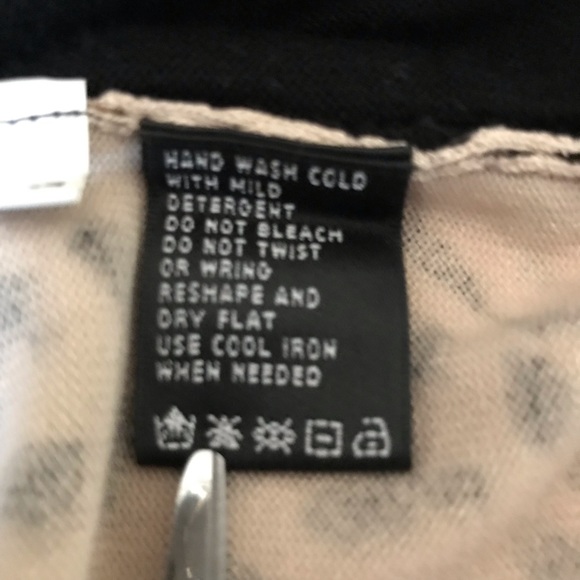 LIKE NEW AUGUST SILK ANIMAL PRINT CARDIGAN SWEATER - Picture 8 of 8